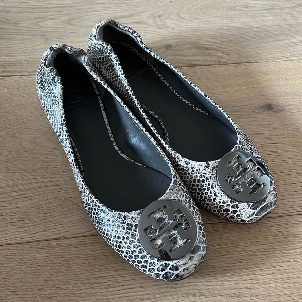 Tory Burch Monochrome Snakeskin Loafers